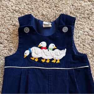 Navy Blue Infant Longall with Duck Appliqué design 
Vintage size 3-6 months GUC